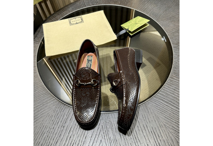G*u*i loafer