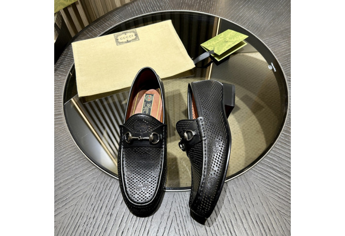 G*u*i loafer