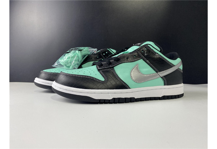 Nike Dunk SB Low Diamond Supply Co. "Tiffany" - 304292 402