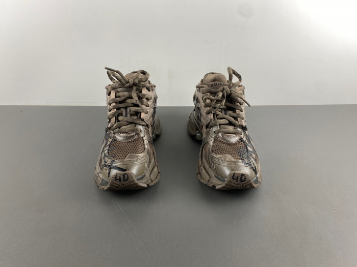 BLCG RUNNER SNEAKER