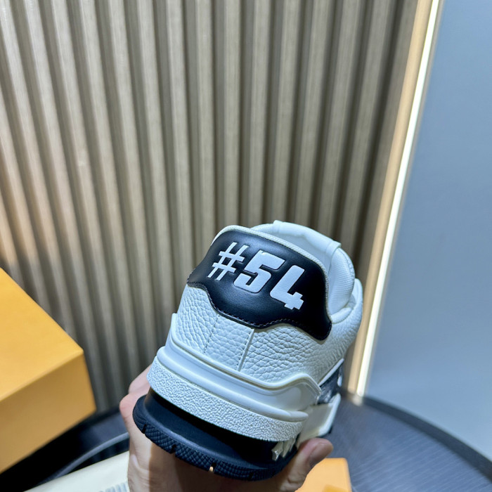 LOU1VTON SNEAKER