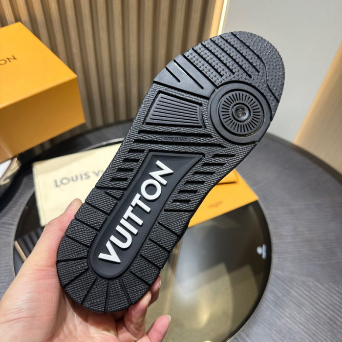 LOU1VTON SNEAKER