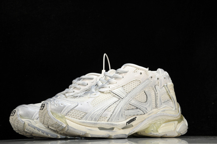 BLCG RUNNER SNEAKER