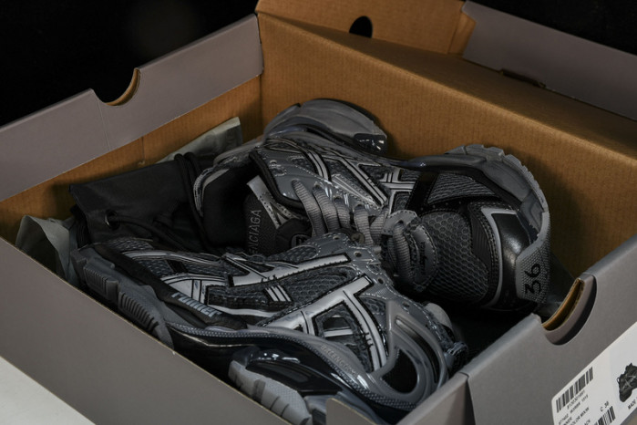 BLCG RUNNER SNEAKER