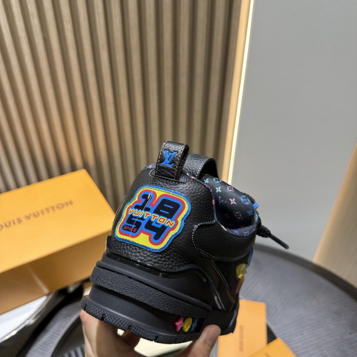 LOU1VTON SNEAKER