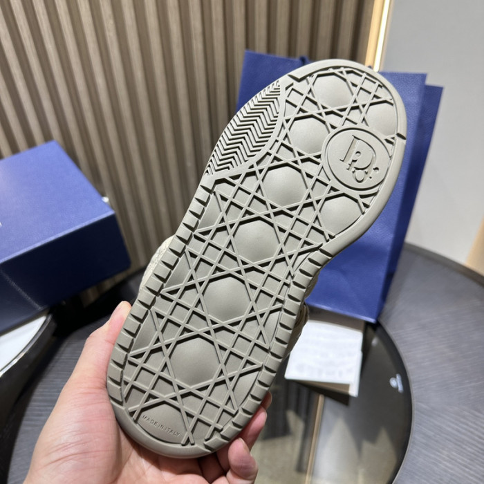 D1OR B9s SNEAKER