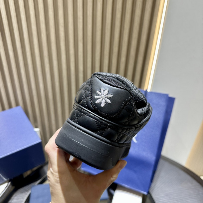 D1OR B9s SNEAKER