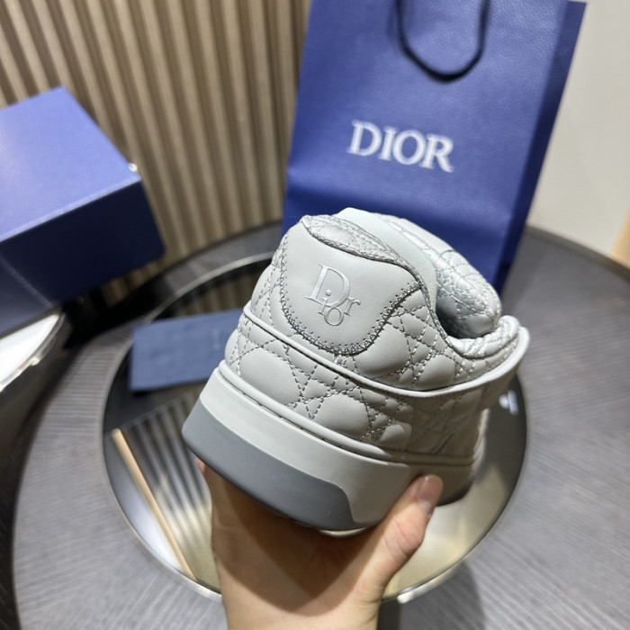 D1OR B9s SNEAKER