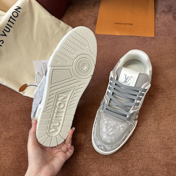 LOU1VTON SNEAKER