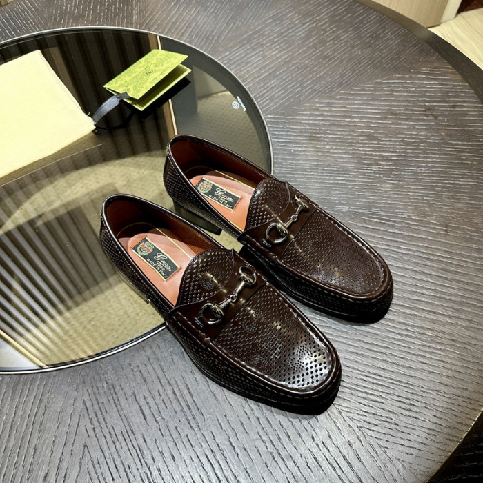 G*u*i loafer
