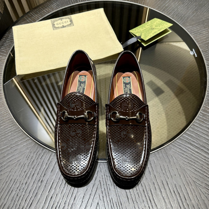 G*u*i loafer