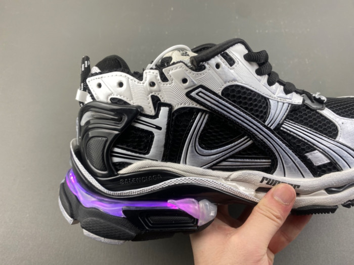 BLCG RUNNER SNEAKER (LED)