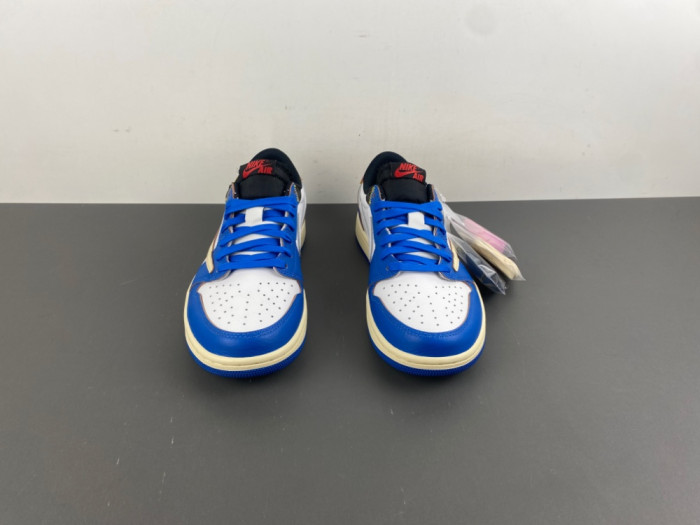 Travis Scott x Air Jordan 1 Low OG DM7866-111