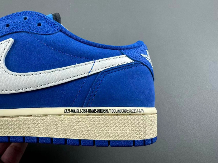 Travis Scott x Air Jordan 1 Low OG DW7666-400