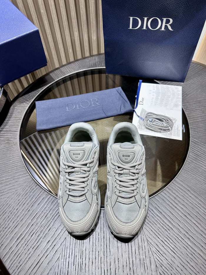 D1OR B30 SNEAKER