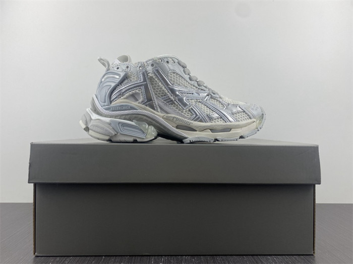 blcg runner sneaker