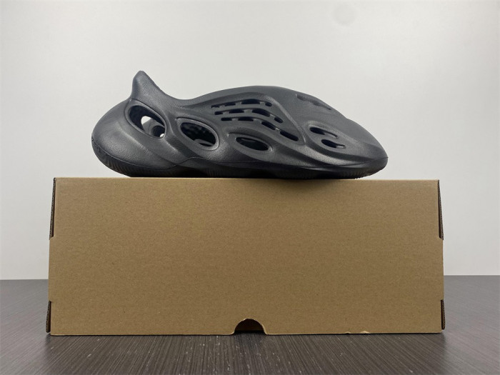 Adidas Yeezy Foam RNR Onyx - HP8739