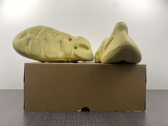 Adidas Yeezy Foam Runner Sulfur - GV6775