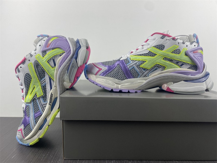 blcg runner sneaker