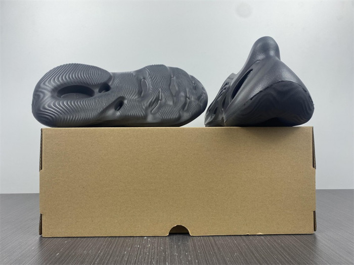 Adidas Yeezy Foam RNR Onyx - HP8739