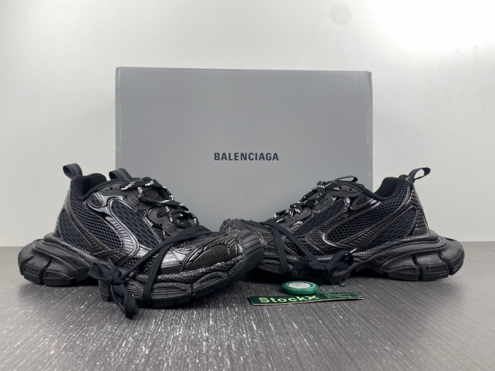 blc* 3xl sneaker