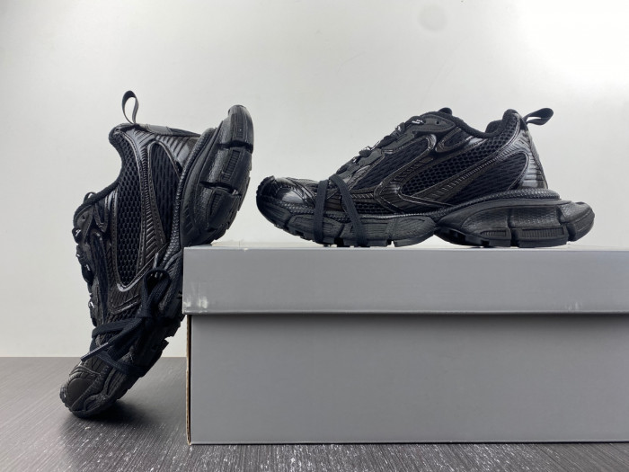 blc* 3xl sneaker