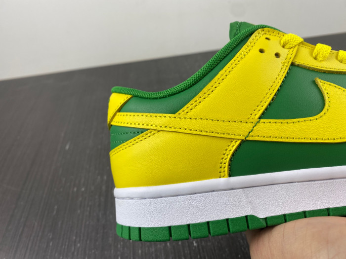 nike dunk low “reverse brazil” dv0833-300