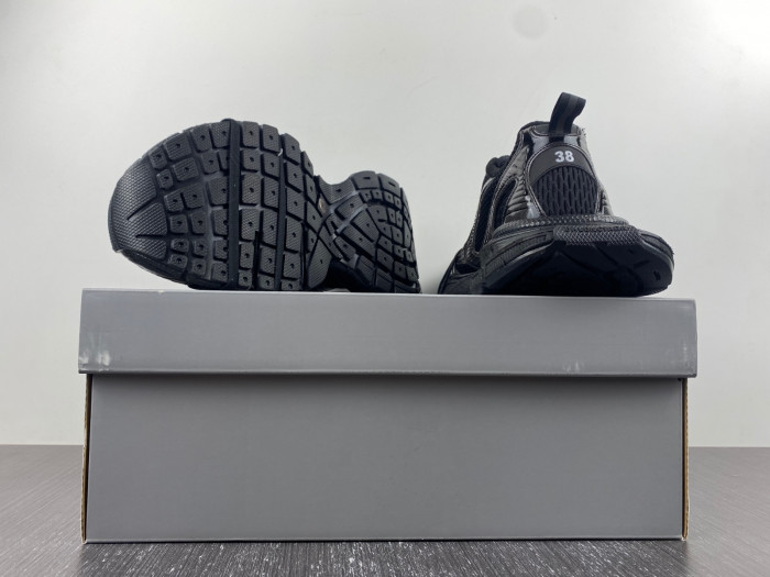 blc* 3xl sneaker