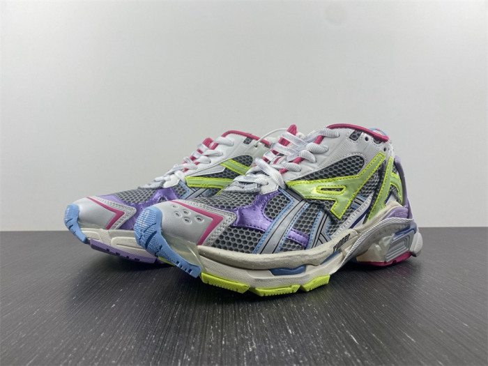 blcg runner sneaker
