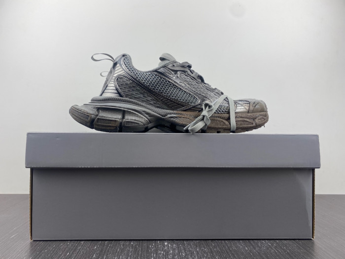 blc* 3xl sneaker