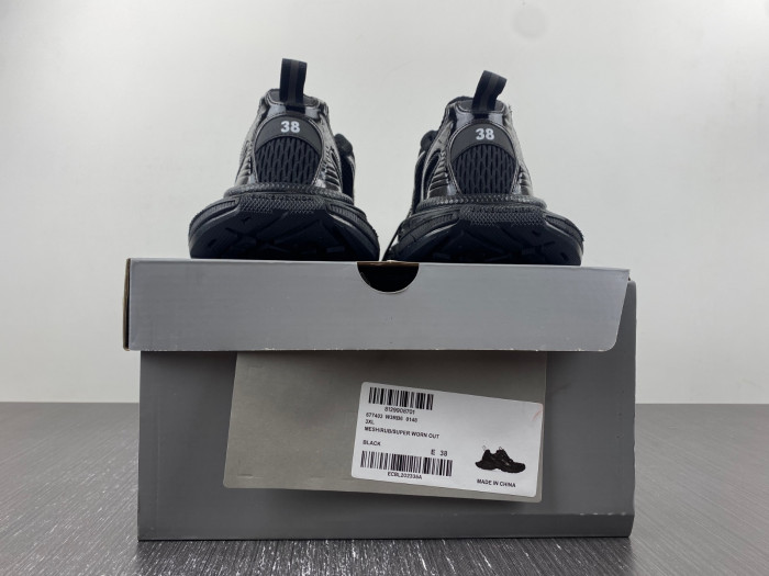 blc* 3xl sneaker