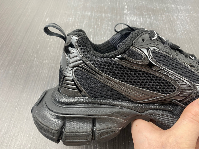 blc* 3xl sneaker