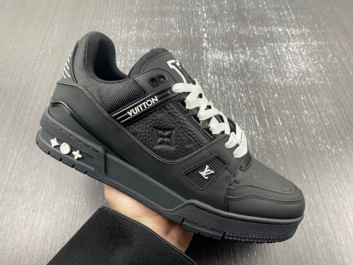lou1vton trainer