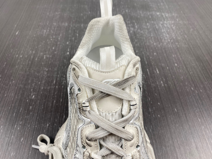 blc* 3xl sneaker