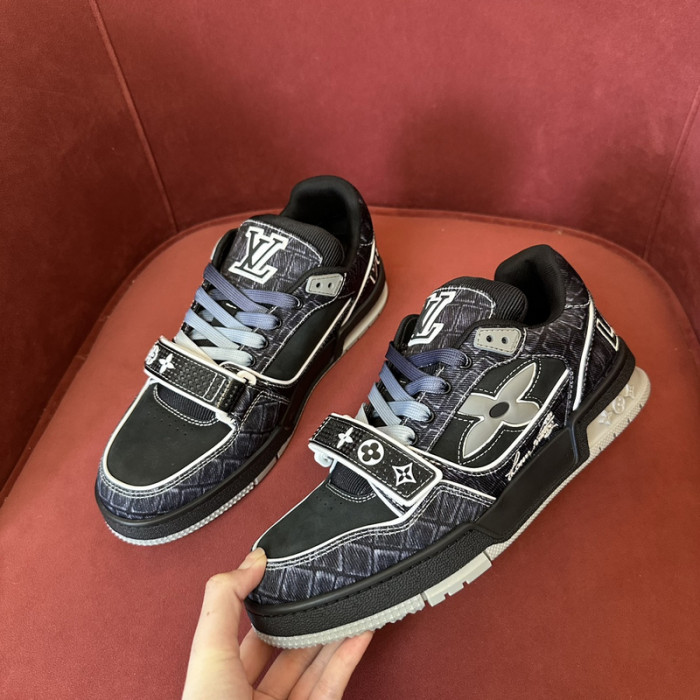 LOU1VTON SNEAKER