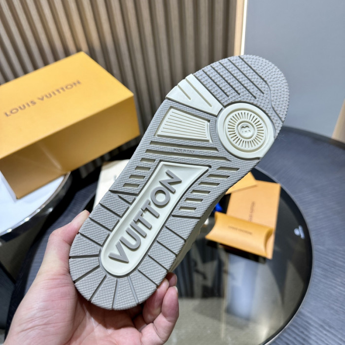 LOU1VTON SNEAKER