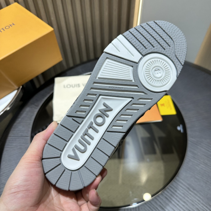 LOU1VTON SNEAKER