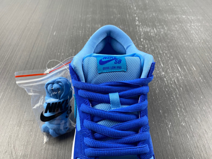 nike sb dunk low "blue raspberry" dm0807-400