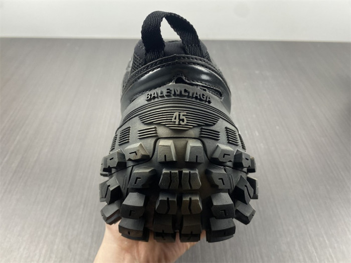 blc* defender sneaker