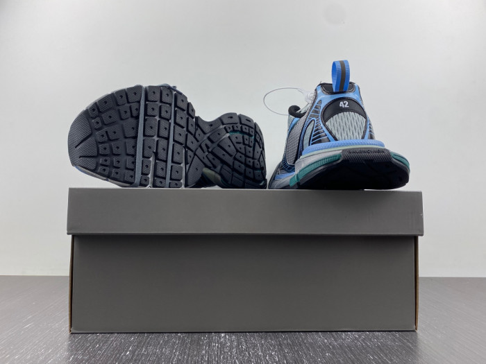blc* 3xl sneaker