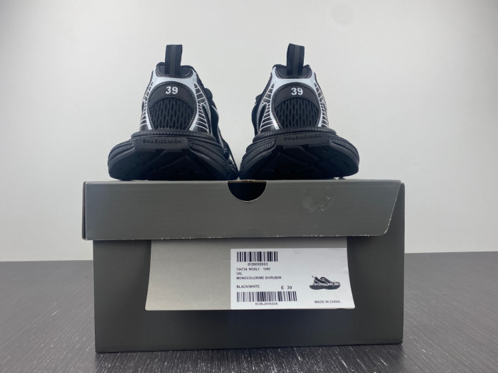 blc* 3xl sneaker