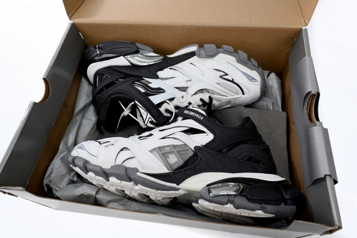 Ba*len*cia*ga track 2 sneaker black and white 568614 w2gn3 1090