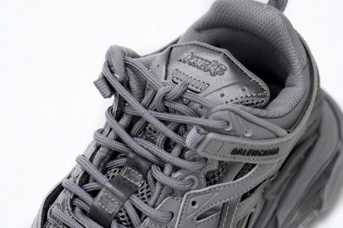 Ba*len*cia*ga track 2 sneaker grey 668822 w3ct1 1800