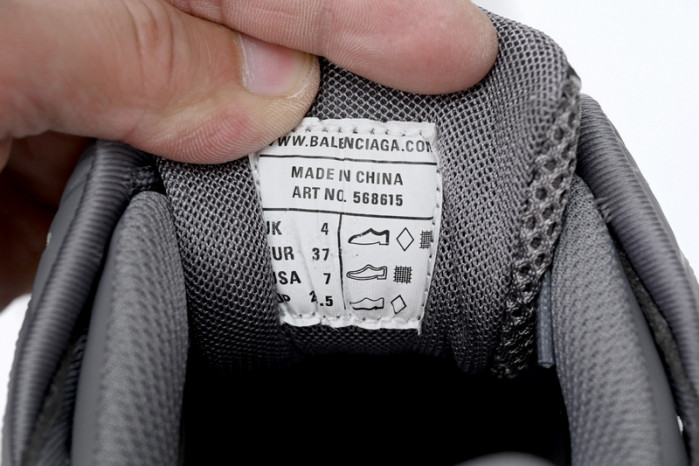 Ba*len*cia*ga track 2 sneaker grey 668822 w3ct1 1800