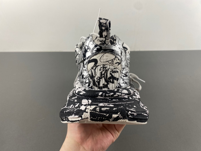 blc* 3xl sneaker