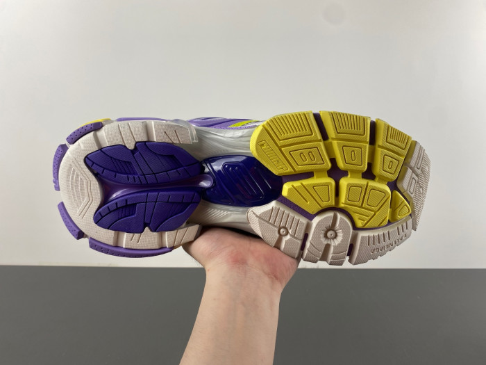 blcg runner sneaker