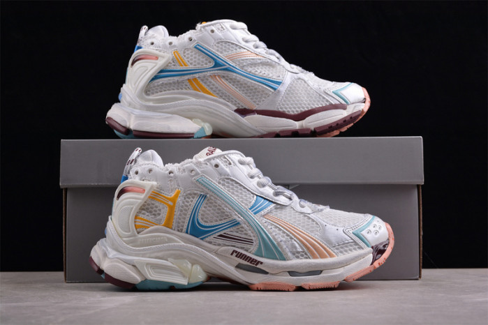 blcg runner sneaker