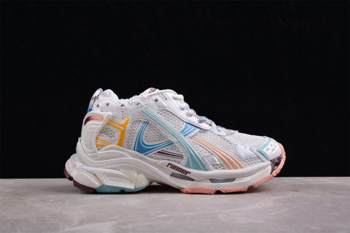 blcg runner sneaker
