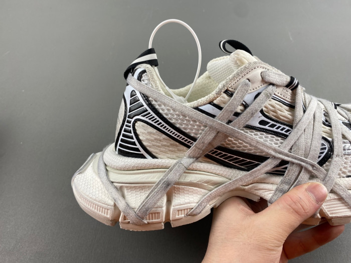 blc* 3xl sneaker