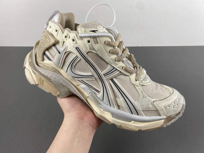 blcg runner sneaker